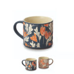 HRNEK MODRÝ KVĚTINOVÝ MOTIV